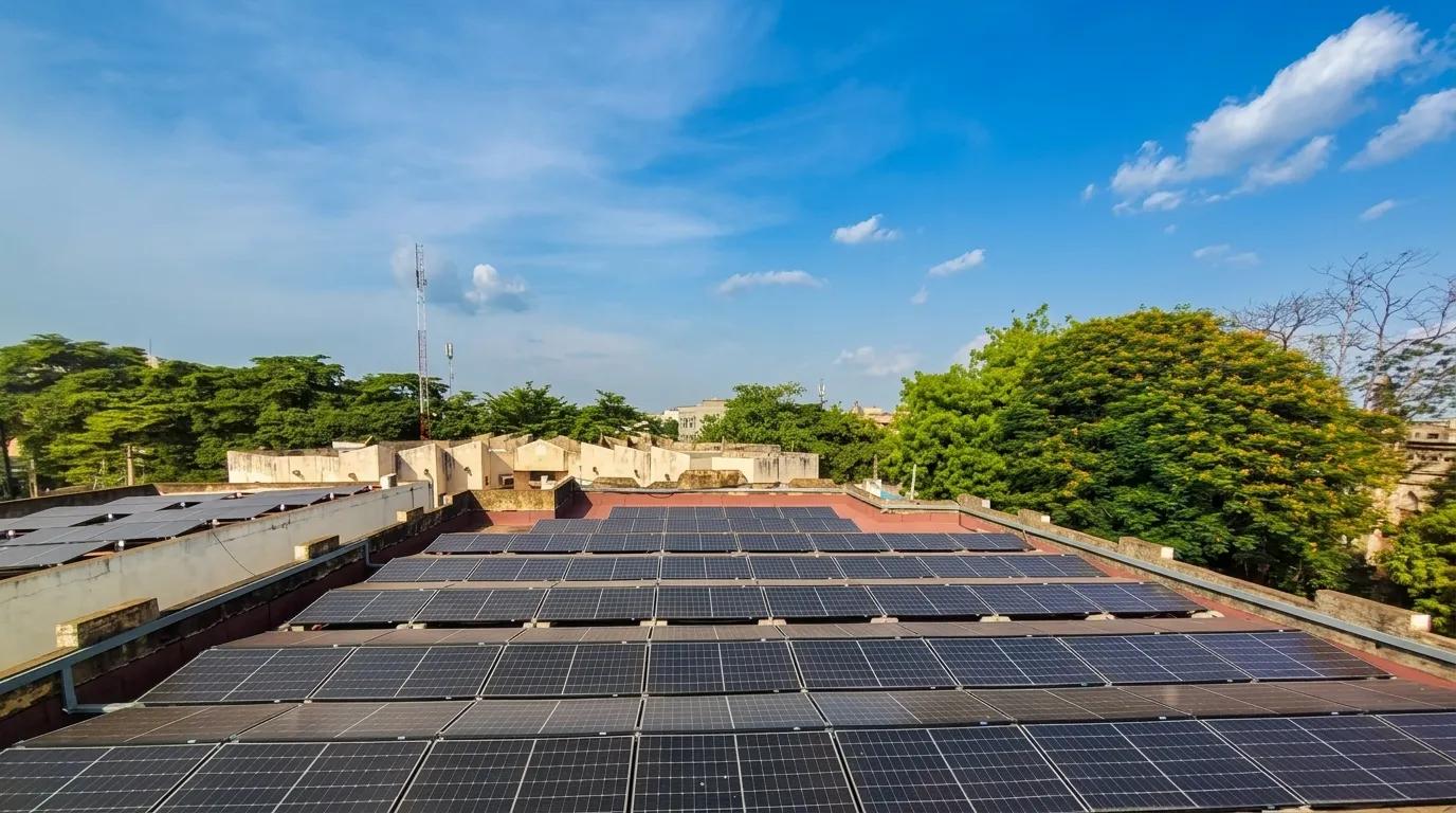 Quand le solaire sauve des vies : au Mali, 100 centres de santé passent à l'énergie solaire