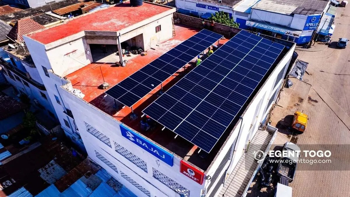 Installation solaire au Siège de Bajaj - Lomé